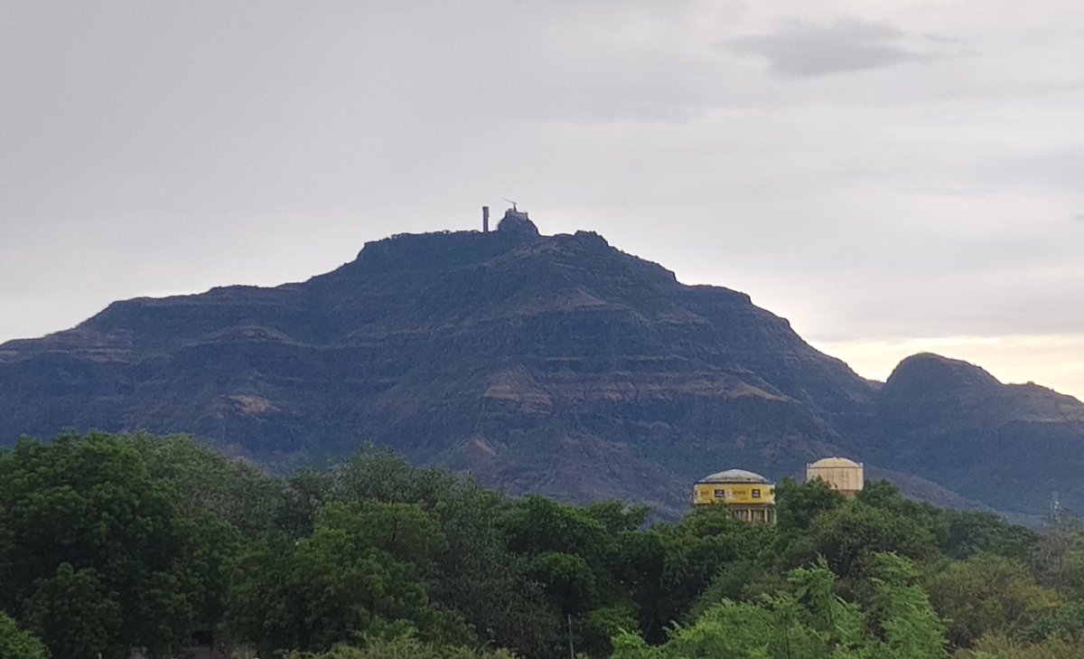 ImShekhawat07's tweet image. बारिश के बाद पावागढ़ की पहाड़ी का ये खूबसूरत नज़ारा। ❤️ प्रकृति की इस अद्भुत छटा को देखकर दिल खुश हो जाता है। 

#NatureLovers #Pavagadh