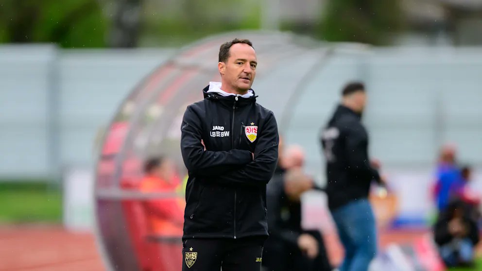 felixarnoldtt's tweet photo. #Willig über Beförderung zur #VfBU21: „Ich freue mich auf die Herausforderung & darauf, mit den Jungs zusammenzuarbeiten. Es war eine große Leistung vom gesamten NLZ, in der vergangenen Saison mit der jüngsten Mannschaft der Liga die Klasse zu halten. Darauf können wir aufbauen.“ https://t.co/ul2M3hWnWe