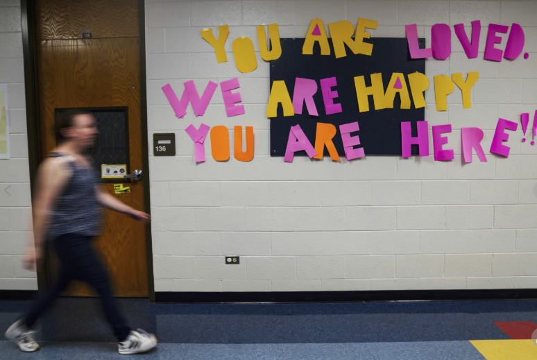 NewDelhiTimes's tweet image. Coming to America? In 2025, the US to some looks less like a dream and more like a place to avoid
#Avoid #America #US #dream 
newdelhitimes.com/coming-to-amer…