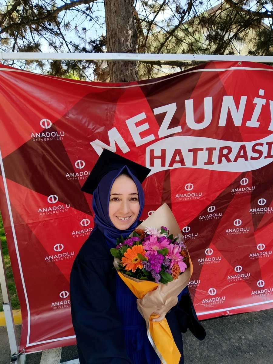 AyferPicasso's tweet photo. Eskişehir Anadolu üniversitesi 2025 mezunları için düzenlediği çok güzel bir mezuniyet  programı, çocukluk hayalimi ikinci kez yaşayabildim  🤲 https://t.co/73f4DRHopY