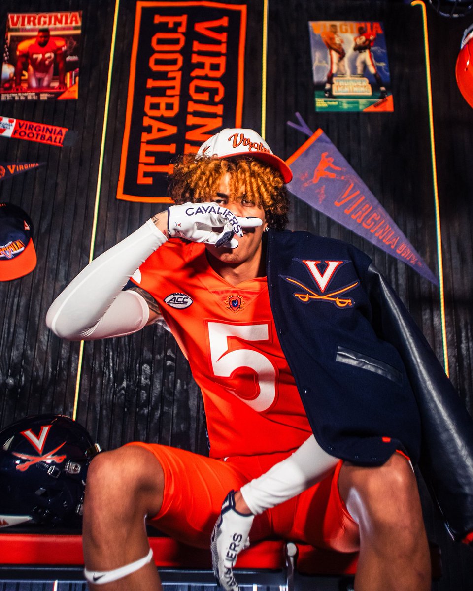 Josiah_Teasley's tweet image. IM HOME⚔️🔹🔸⚔️!!! HOOSVILE LETS DO ITT! @UVAFootball @OvertonDarryl @DeonteAdams4 @SteezoDsgn @247recruiting @EdOBrienCFB @Get__Recruited @Coach_Mims2 @Coach_TElliott @jsperos