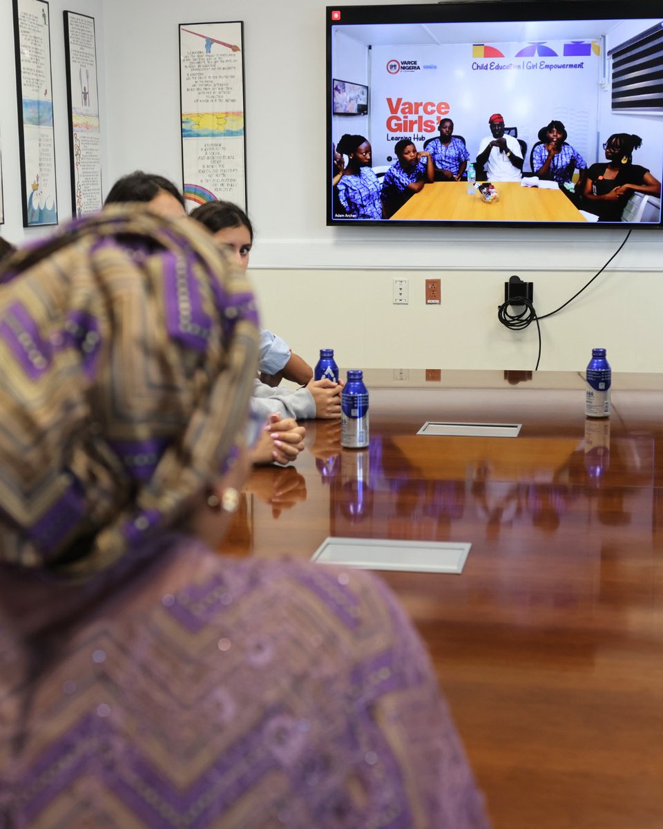 AminaJMohammed's tweet photo. Students inspire and give me hope — always.

At @UNISNYC, I saw students in New York and young women in Nigeria walking with different aspirations, yet learning side by side — lifting each other, from afar, toward a shared future.

That’s the power of inclusive education and technology at its best — and the spirit of the SDGs in action.

📷: Scarlett Spager