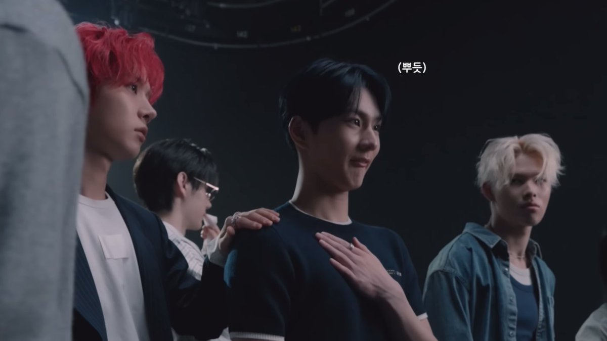 hs please keep the touching to a minimum 👀