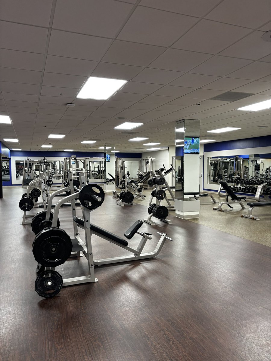 ホテルのジムが地元のジムよりすごいのは初めて。流石に朝の5時には誰もおらん