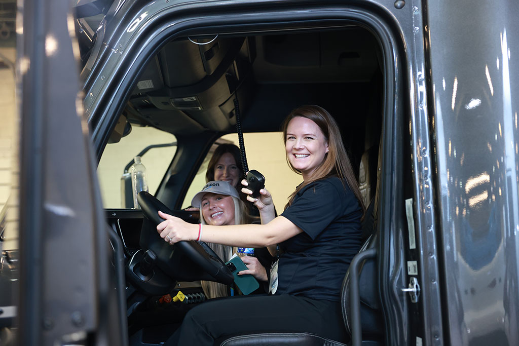 Need manager approval to attend #WIT2025 Accelerate! Conference? We’ve got you covered. ☑️

📄 Download our Build Your Case to Attend template, tailor it to your role, and secure your spot at one of the most impactful events in the #trucking industry: hubs.la/Q03rnkr_0