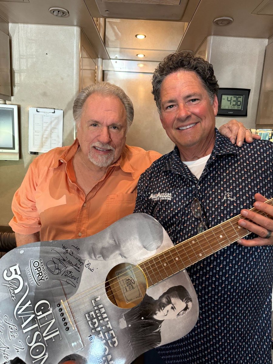 We enjoyed visiting with our good friend, Eric Blankenship, owner of All Access buses on our great weekend of Music. Check out the other photos and more in this week's news genewatsonmusic.com/great-weekend-…