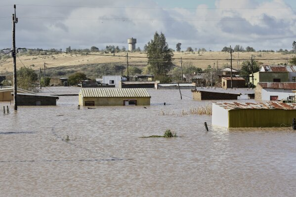 KayaNews's tweet photo. BREAKING NEWS: The death toll in Eastern Cape floods has risen to 90

Two people were confirmed dead this afternoon as search and rescue operations continue. KH 

#KayaNews #ECFloods https://t.co/tVhh2cX4uz