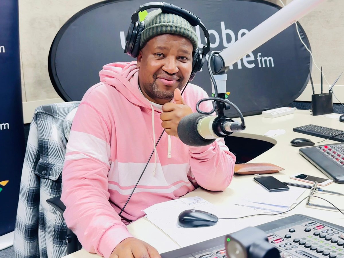 #IdriveEnochatha  #BigQuestion   #umbuzowosuku #UWFM  #UWFMDrive  Singenza ntoni ukuxhasa  ulutsha lwanamhlanje, kule nyanga yolutsha? Sitsalele ku 0860002672,  okanye usibhalele ku-WhatsApp 0413911221. Yabelana nathi ngoluvo lwakho,  ungahlomla, wabelane ngayo nabahlobo bakho.