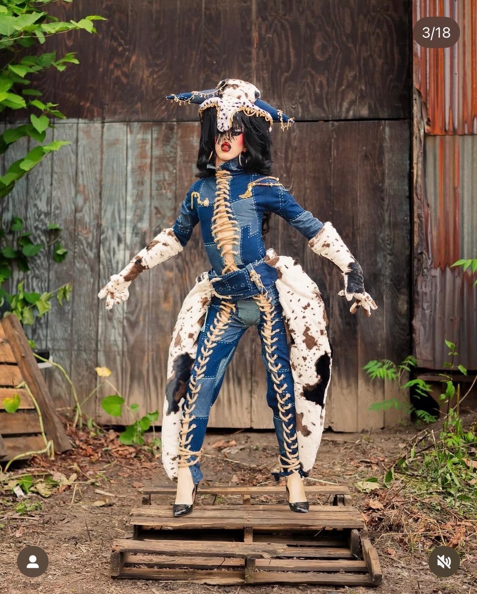 sapphicSatchi's tweet image. Lydia Bear-Hole Kollins (inspired by her AS10 wild wild west look) ran out of time to make the hat. However *comma* considering I didn’t know how to sew at the start of the week i think i did alright