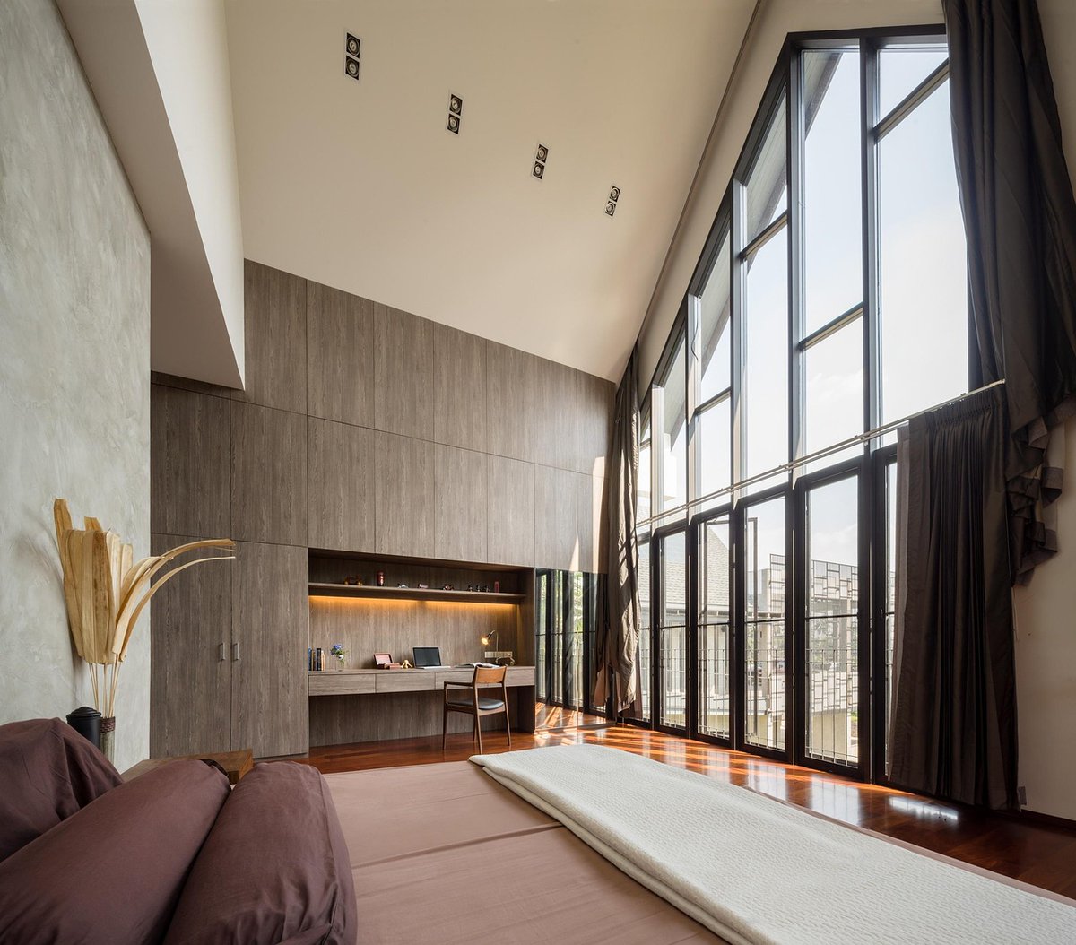MopForceTeam's tweet photo. ✨ This isn’t just a bedroom—it’s a MopForce-clean sanctuary.
We specialize in turning everyday living spaces into magazine-worthy rooms without you lifting a finger.
🧽 Book your cleaning now at https://t.co/q4j0fg2870
#LuxuryClean #MopForceMagic #SpotlessLiving https://t.co/HZQWO4evKe
