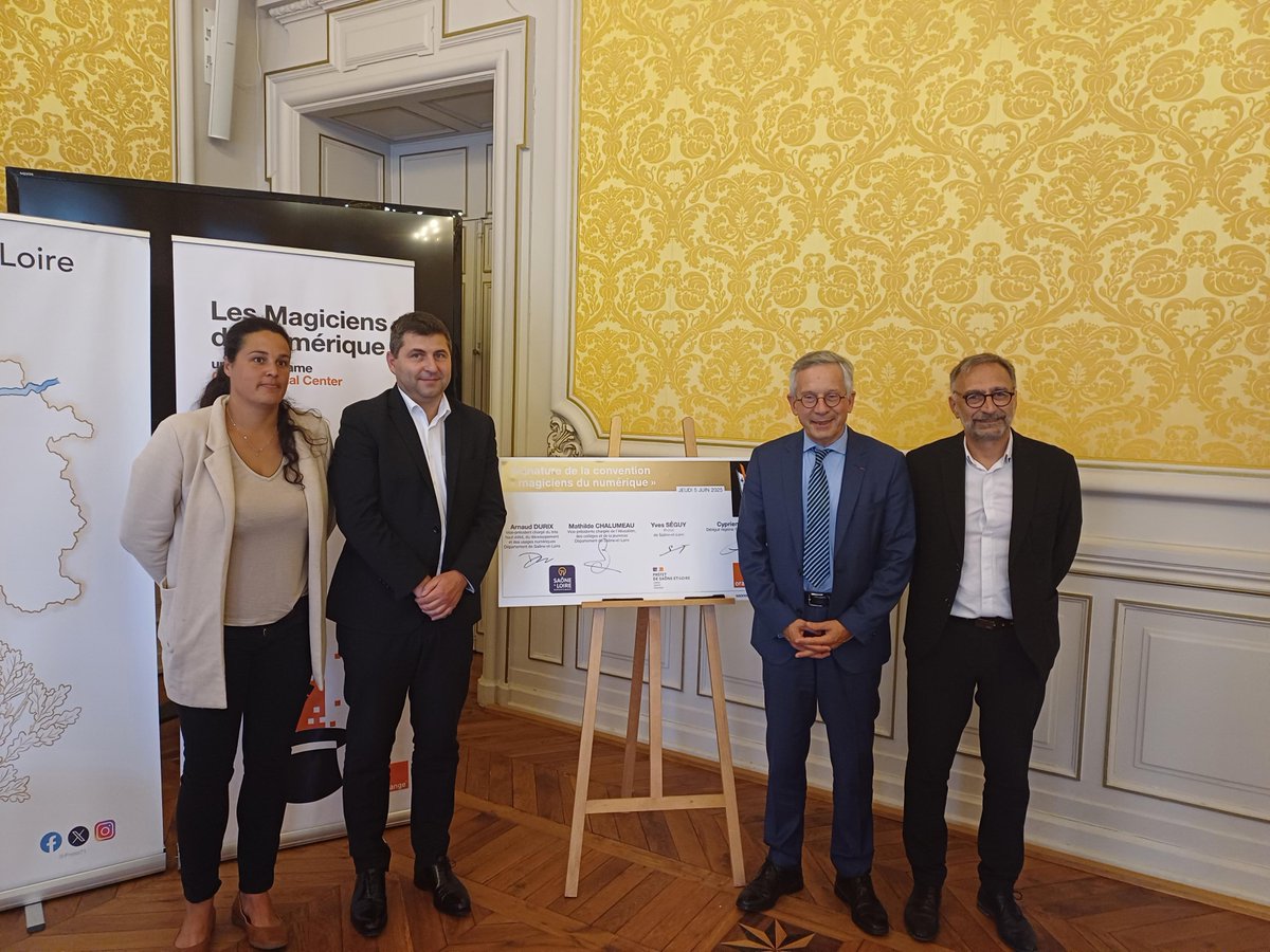 JFAlbert71's tweet photo. Après la signature du partenariat avec le département et la préfecture du 71, une partie des conseillers numériques ont été formés aux ateliers "Les Magiciens du Numérique". Le but est de les déployer dans tous les collèges de Saône-et-Loire pour favoriser l’inclusion numérique. https://t.co/U8aJMU88zh