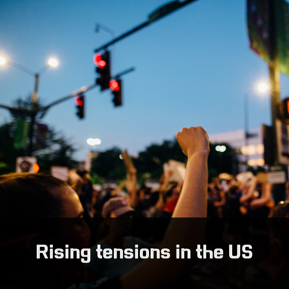 shinO7_O7's tweet photo. 🚨 Rising tensions in the US: LA protests over immigration raids spread nationwide.
🔍 Tighter entry checks and ESTA rejections put Korean business trips at risk.
Samsung &amp; others issue strict travel advisories.
#UStravel #ESTAwarning #ImmigrationProtests #KoreanBusiness #LArisks https://t.co/JDJCH5unjI