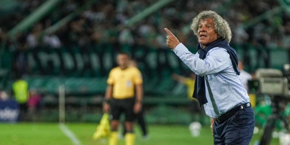 Felipe Espinal (@espinalpipe) on Twitter photo Alberto Gamero, de no ocurrir nada extraño, esta semana, entre miércoles y jueves, llegará a la ciudad de Cali. De palabra todo acordado con <a href="/AsoDeporCali/">Deportivo Cali</a>, las condiciones aceptadas y firmaría con el equipo Azucarero... ya sostuvo segunda reunión el fin de semana 😉 Alberto Gamero, de no ocurrir nada extraño, esta semana, entre miércoles y jueves, llegará a la ciudad de Cali. De palabra todo acordado con <a href="/AsoDeporCali/">Deportivo Cali</a>, las condiciones aceptadas y firmaría con el equipo Azucarero... ya sostuvo segunda reunión el fin de semana 😉