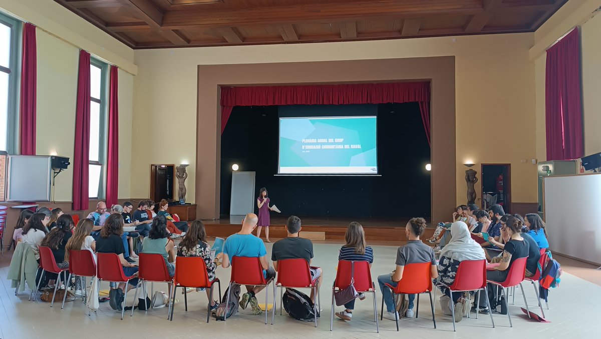 TotRaval's tweet photo. Fa uns dies vam celebrar la Plenària Anual del Grup d'Educació Comunitària, un espai de trobada de la comunitat educativa del Raval, en què vam compartir la feina feta durant aquest 2024-2025 i vam consensuar els reptes per al nou curs. Us ho expliquem 🧵 https://t.co/GvbWqX8uMO