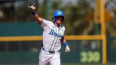 UCLABruins_BB's tweet photo. 💥 Soph 3B Roman Martin will be UCLA’s X-factor tonight vs LSU. He’s been a defensive anchor and a spark at the plate all postseason. If the Bruins are gonna break through to the semifinals, they’ll need another big game from #7

#UCLA #CWS2025 #RomanMartin #MCWS https://t.co/O2IUYrUSZ2