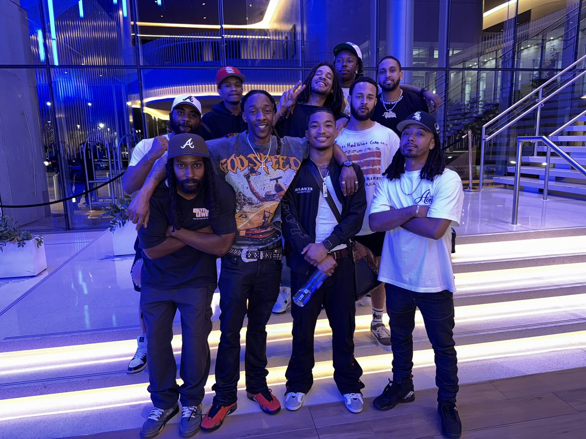 Ayoo_Sabb's tweet image. this weekend was wild. Walla KO’d buddy in the 1st rd &amp;amp; the bruddas showed up. Congratulations on performance of the night @wallathemachine 🥇 #UFCAtlanta