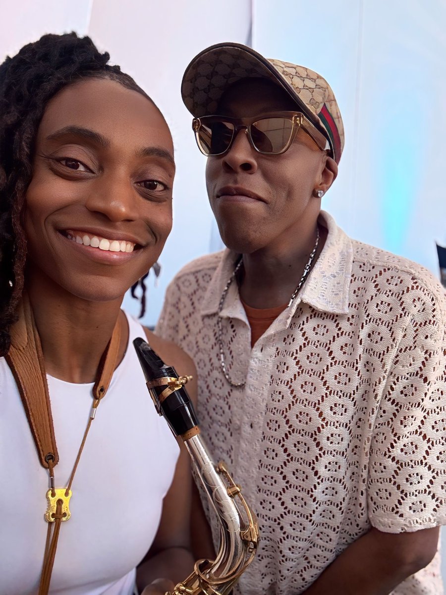 LakeciaB's tweet image. 16,000 people gave me 2 standing ovations at the Hollywood bowl !!! I’m so excited and humbled I may faint !!! Grace Jones said my new nickname is Flame Thrower and Arsenio Hall named me Lakecia Showtime Benjamin !!! To god be the glory