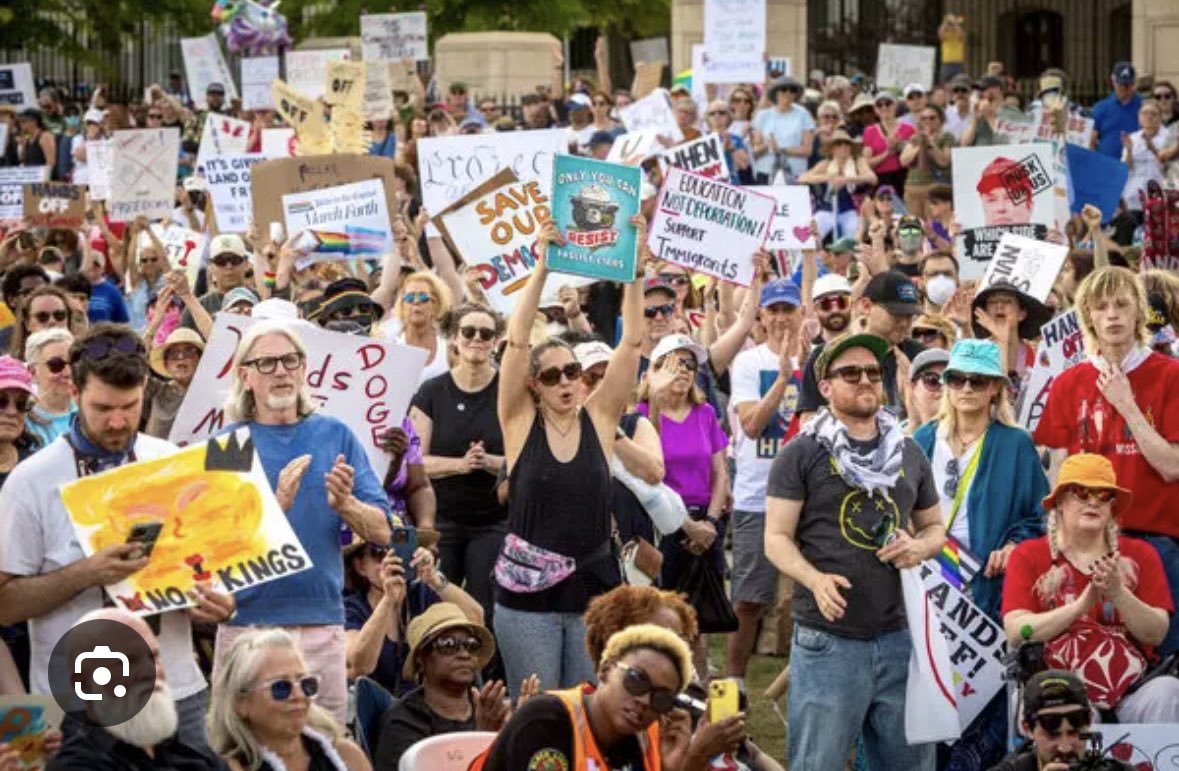 Huff__Daddy's tweet photo. Yesss! A bunch of privileged white wannabe hippies prevented a King from taking over!!

Donald J Trump is still your President!!

Thank you!
#Skynyrd https://t.co/ExHpy6hleS