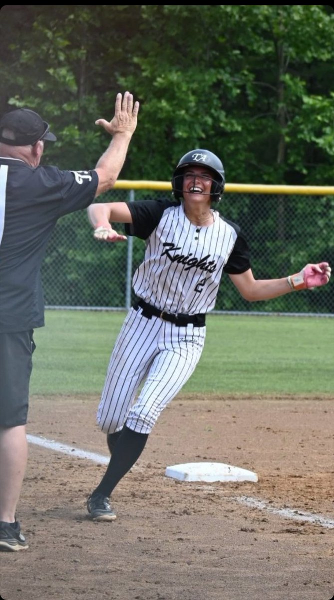 bowman_azlyn's tweet photo. Our team came up short in the class 3 State Championship. At the plate I was 2/3 with a Bomb! I’m beyond proud of my teammates for the season we have had. Thank you coaches for a great season.@2027StarzNat @StarzGold https://t.co/Vd0LxIgmbH