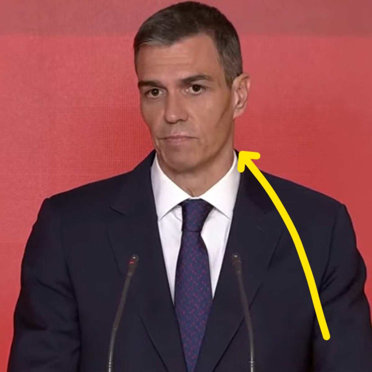 LaEtxebarria's tweet photo. Que ha vuelto a salir con el contouring. No puedorrrr! Jajajajajajajajaj https://t.co/MYnCBSZJr6