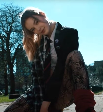 lexiethinkr's tweet image. models are lucky she chose content creation
