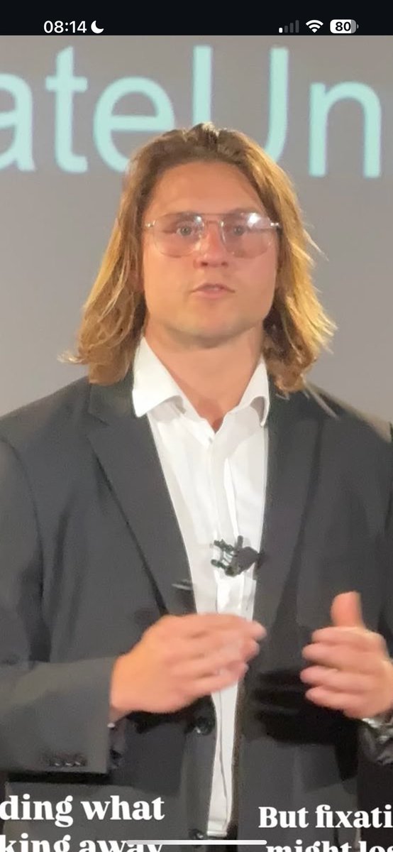 Sigurđur Gísli Bond tweet media