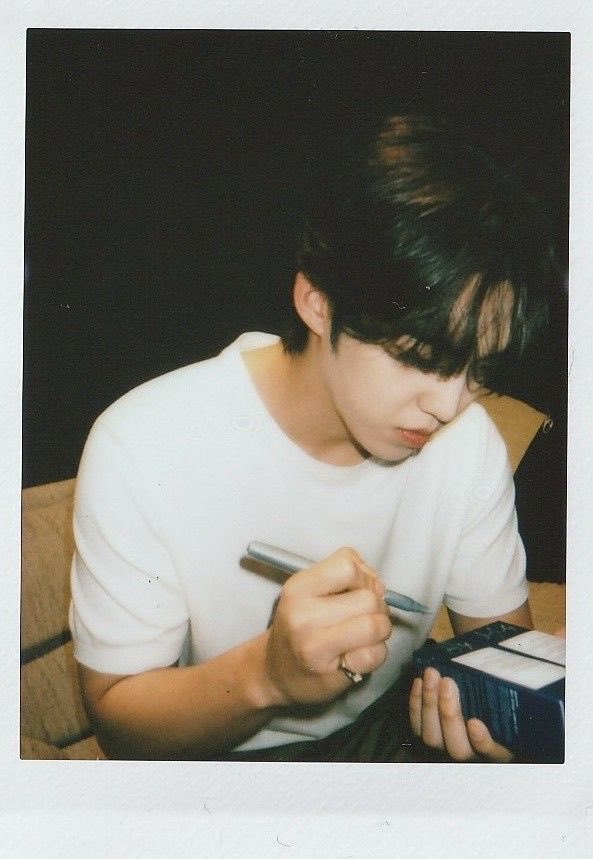 s.coups🍒 (@cheolofsvt) on Twitter photo "Wish my eyes could take photos."
(˶ᵔ ᵕ ᵔ˶)
#CSD #CaratSelcaDay #민규 #SCOUPS #SEVENTEEN <a href="/pledis_17/">세븐틴(SEVENTEEN)</a> "Wish my eyes could take photos."
(˶ᵔ ᵕ ᵔ˶)
#CSD #CaratSelcaDay #민규 #SCOUPS #SEVENTEEN <a href="/pledis_17/">세븐틴(SEVENTEEN)</a>