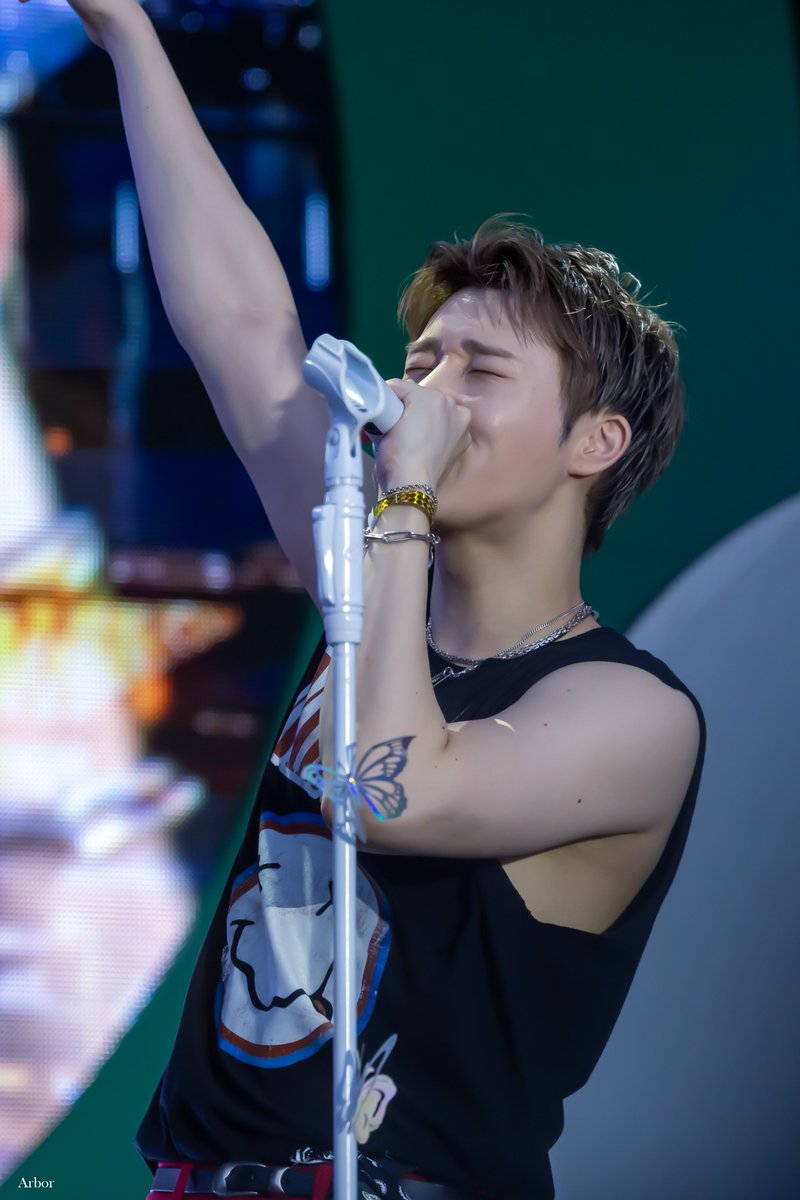 [2025 BML] 250615       

청량함 가득🩵

#김성규 #KIMSUNGKYU #뷰민라