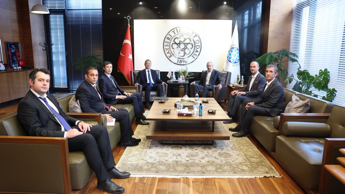 13 Haziran’da Kayseri Ticaret Odası Başkanı Sayın Ömer Gülsoy ile bir araya geldik. Kırgız-Türk ticaretinin geliştirilmesi ve ihracat olanakları ele alındı. Başkan Gülsoy, Kayseri’den Bişkek’e iş heyeti göndermeye hazır olduklarını belirtti.