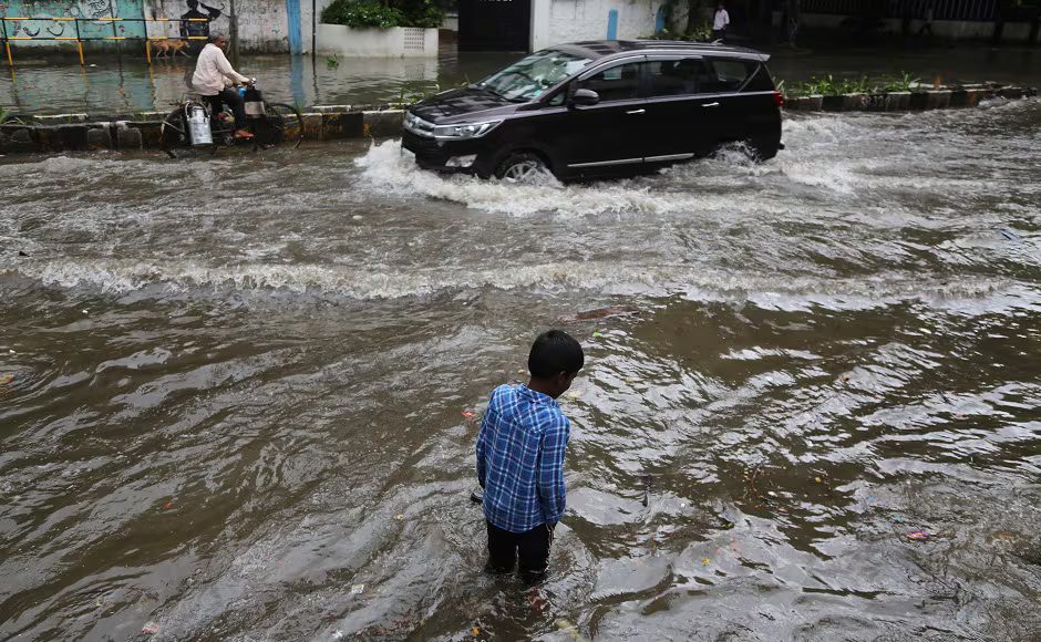 SomdebP78083's tweet photo. Severe Rainfall Alert in Mumbai 2025: What You Need to Know
Read More:- https://t.co/v5PWnkS2IG
#SevereWeather #severe #serious #rain #rainfall #rainfall2025 #Alerta #mumbai #mumbaikar #flood #flooding #toknow #weather #WeatherUpdate #weatherforecast #monsoon #monsoonseason https://t.co/E4FB6yUOl1