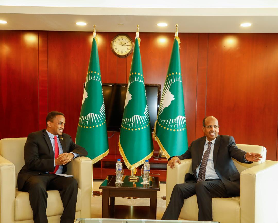_AfricanUnion's tweet photo. H.E. Biniam Berhe, Chargé d’Affaires of the Embassy of the State of #Eritrea, paid a courtesy call on the Chairperson of the AU Commission, H.E. @ymahmoudali.
During the meeting, Mr. Berhe conveyed his Government's congratulations on the Chairperson’s assumption of office and expressed appreciation for the deepening engagement between the AU Commission & the State of Eritrea.
The Chairperson reaffirmed Eritrea’s valued and active role in the affairs of the African Union. 
The Chairperson also noted Eritrea's strategic location & potential contribution to advancing regional cooperation, development, & stability.

Read @ https://t.co/qfFcaKBQrH