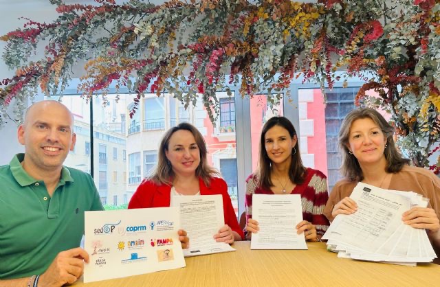 La sociedad reacciona ante la propuesta de Orden de la Consejería de Educación por la que se crea el Sello Digital LIBRE.
Asociaciones médicas, sociales, colegios profesionales, y más de 3.000 personas se unen para frenar la puesta en marcha de esta Orden
murcia.com/region/noticia…