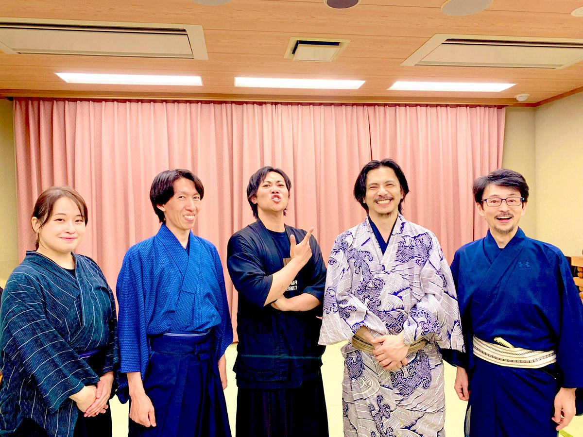 いげた屋稽古に。
顔合わせに参加出来なかったので、
読み合わせの時間を取って頂き
ようやく参加出来てホッと一安心。

少しだけ殺陣稽古も入れてもらって。

【偽侍の源一郎】から丸1年ぶりの再会なのに久しぶりの感じがしなかった。

また会えて嬉しいです☺️

しかし暑い汗止まらん💦🥵