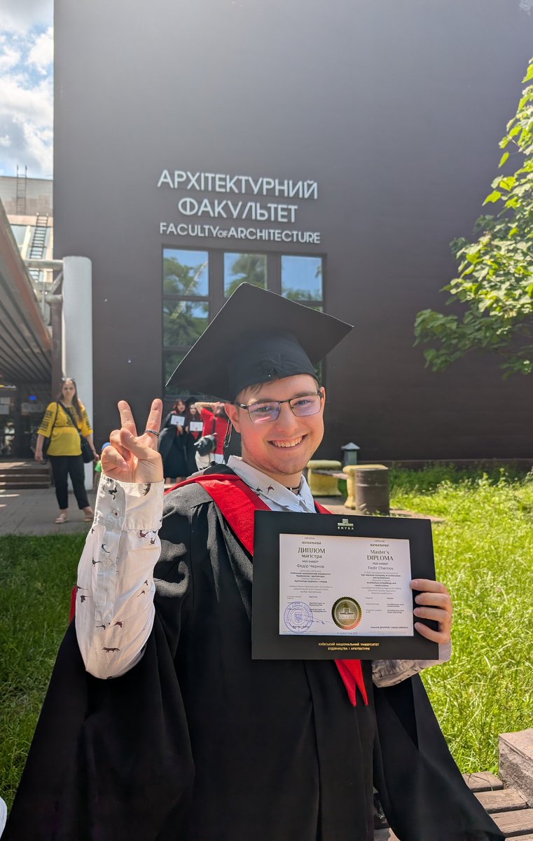 Кінчив магістратуру🤭