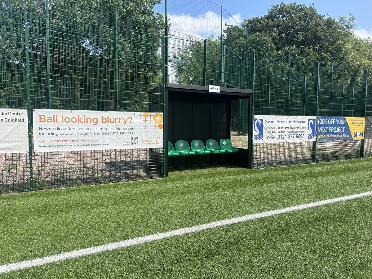 SuttonUtdFC's tweet image. 🚨 New addition to Pitches 5 &amp;amp; 6!
Dugouts now installed on our 7-a-side pitch 🔥

Giving our mini stadium that proper matchday feel ⚽🏟️
Come check it out!

#7ASide #FootballVibes #MiniStadium #GrassrootsGame