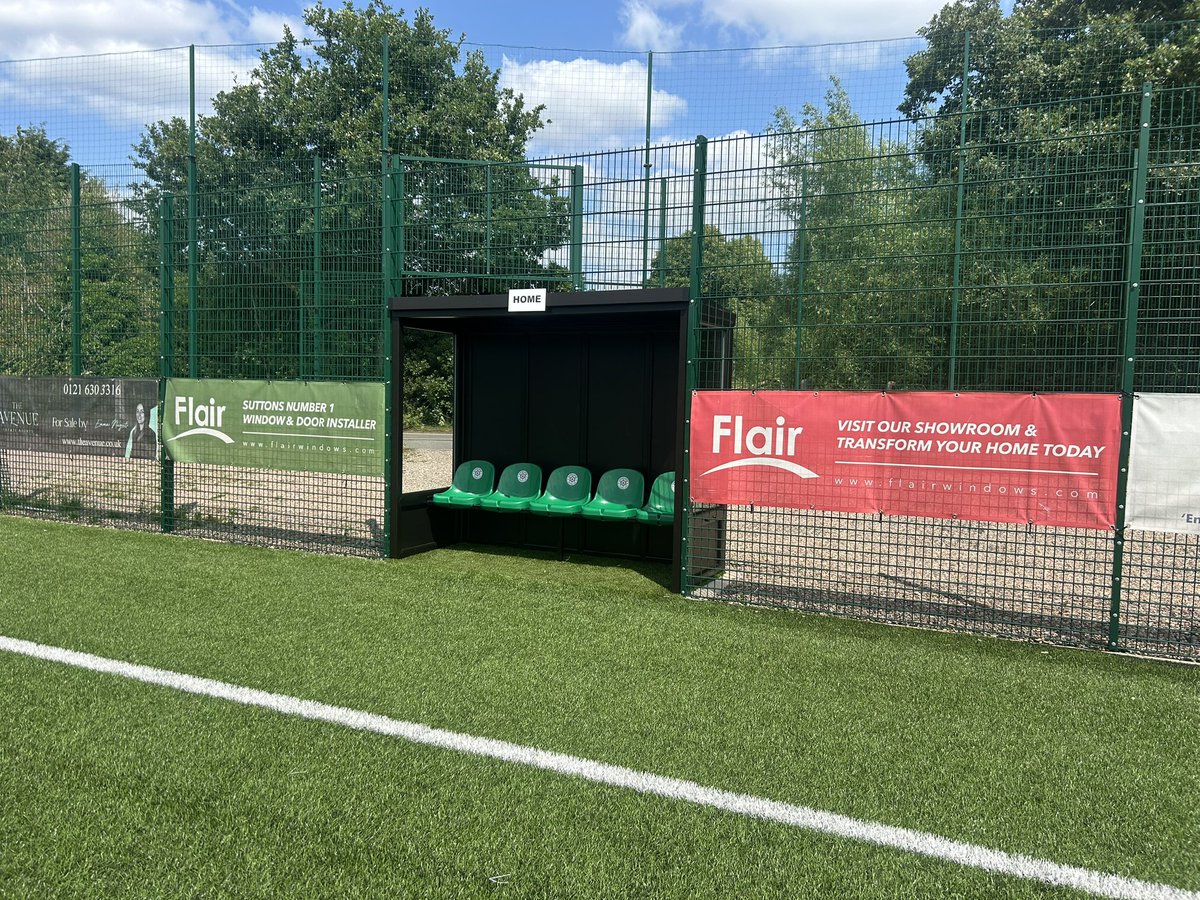 SuttonUtdFC's tweet image. 🚨 New addition to Pitches 5 &amp;amp; 6!
Dugouts now installed on our 7-a-side pitch 🔥

Giving our mini stadium that proper matchday feel ⚽🏟️
Come check it out!

#7ASide #FootballVibes #MiniStadium #GrassrootsGame
