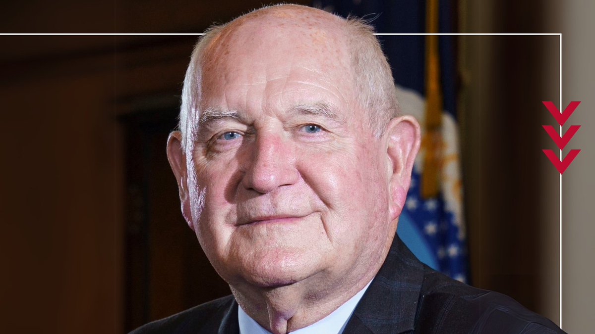 ugavetmed's tweet image. The 75th Anniversary Edition of The Aesculapian is here!
Inside you’ll find inspiring stories, including:
• Dr. Doris Miller’s 50-year legacy at UGA
• Advancing feline kidney transplants
• Sonny Perdue’s journey from veterinarian to Senator, Governor, now Chancellor