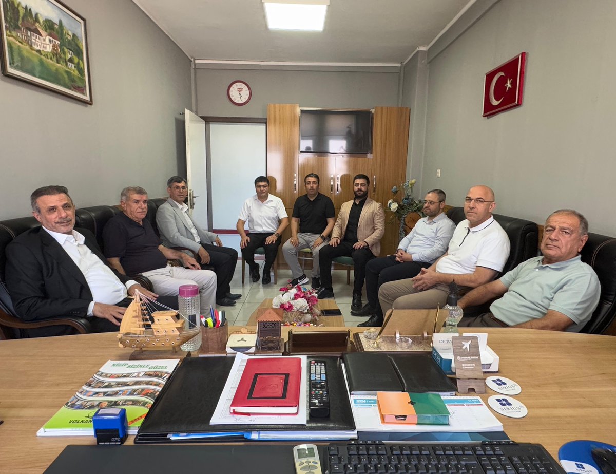 📍ŞEHİTKAMİL 

25 Aralık Devlet Hastanesi Müdürü Sayın Abdülkadir Erdoğan’a vefat eden amcaları Ahmet ve Ömer Erdoğan için taziye ziyaretinde bulunduk.
Merhumlara Allah’tan rahmet diliyor, yakınlarına sabr-ı cemil niyaz ediyorum.