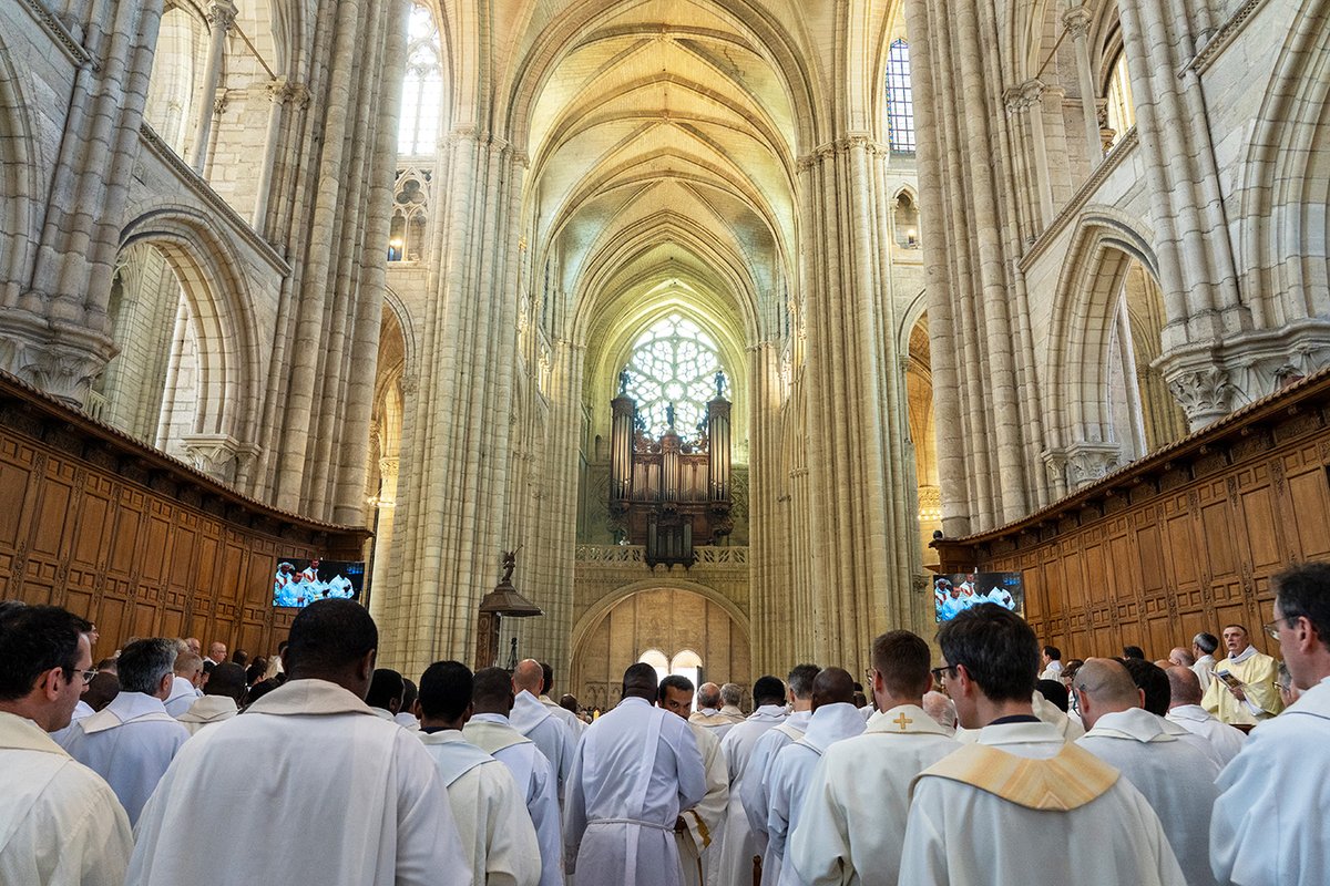 Faire connaissance avec Guillaume Lavrard et Chançard Nsiangu Matondo, futurs prêtres <a href="/catho77_fr/">Diocèse de Meaux</a> qui seront ordonnés le dimanche 22 juin à la cathédrale de Meaux
oeuvredesvocations.fr/.../les-nouvel…