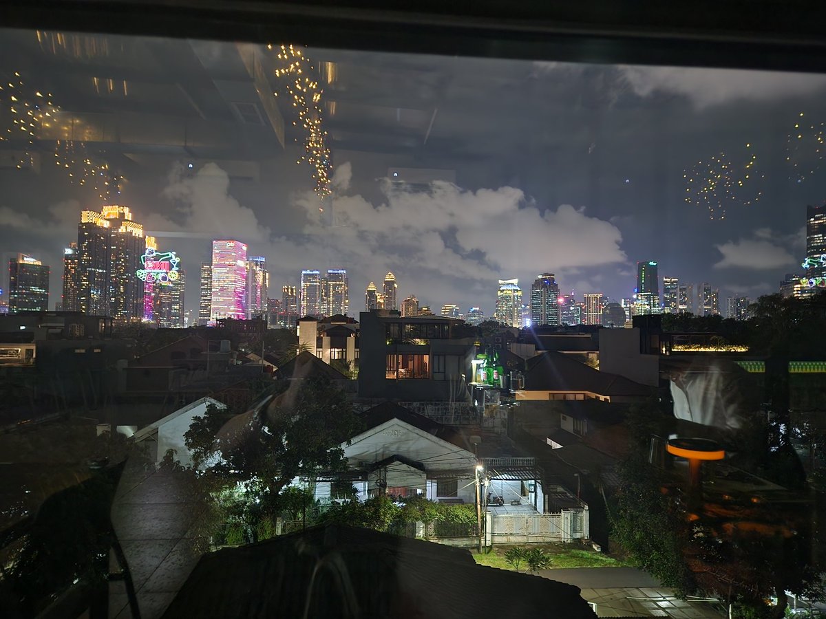 남국의 밤...
이국의 밤은  언제나 설레입니다.