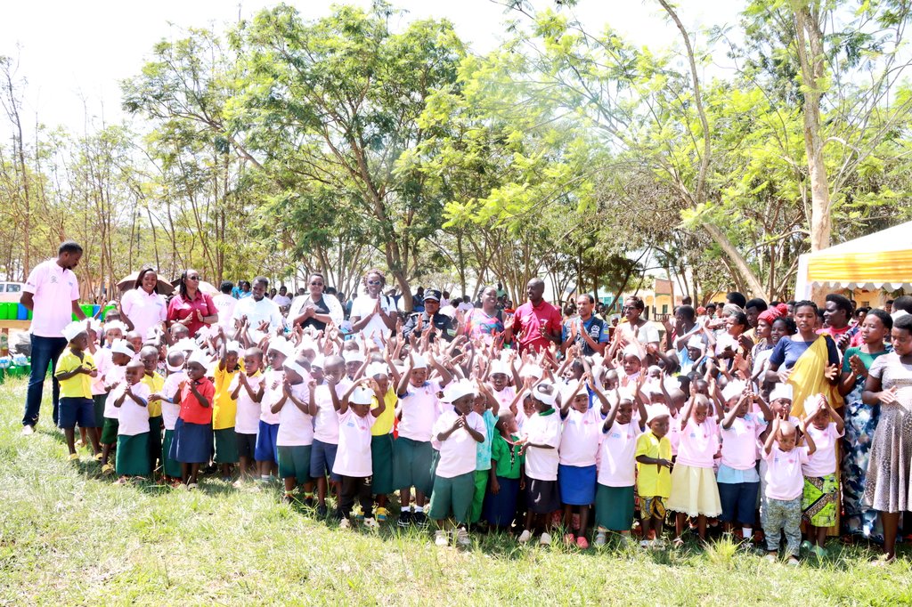 CaritasRwanda's tweet photo. Today, @CaritasRwanda, in partnership with @PlanRwanda via the #ECDProject, joined the @BugeseraDistr in the celebrations of the #DayOfTheAfricanChild2025. 107 children from @NgerukaBugesera and 65 from @KamabuyeBugese graduated from #HBECD, supported under the #ECDProject. https://t.co/zxeV0ONEeN