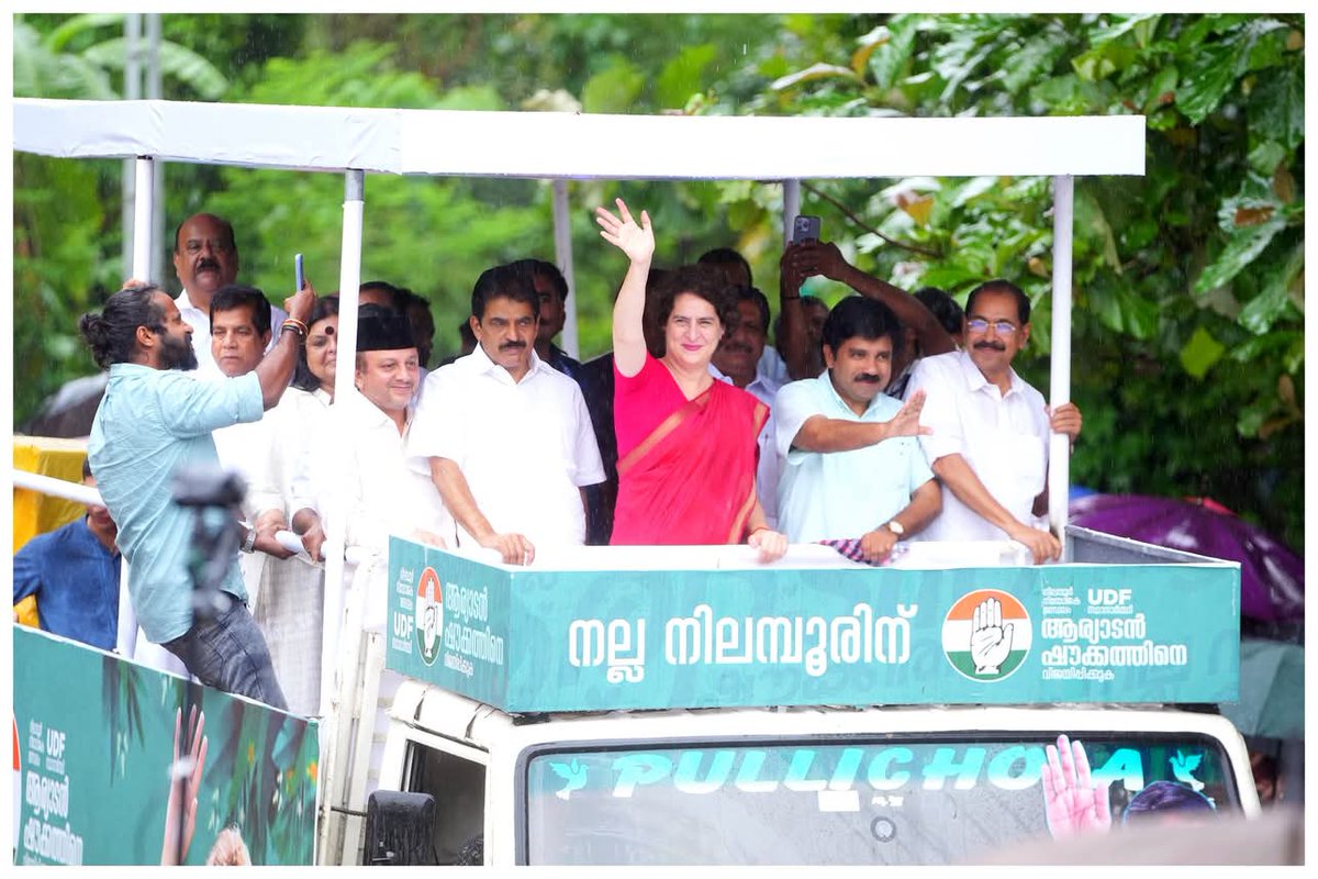 The Exuberant <a href="/priyankagandhi/">Priyanka Gandhi Vadra</a> Ji in #Nilambur 🥰 🥰 🥰
Vote for <a href="/AryadanShoukath/">Aryadan Shoukath</a>! 
Vote for UDF!

#NilamburByElection