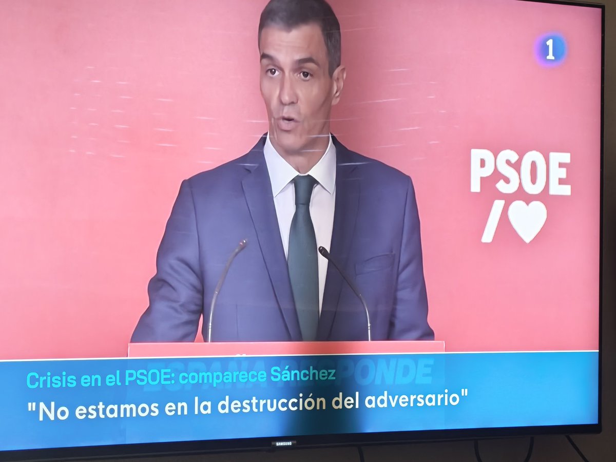 Madre mía que peligroso es todo lo que ha dicho. Esta intervención, suena a cambios comprados en algunas federaciones socialistas.