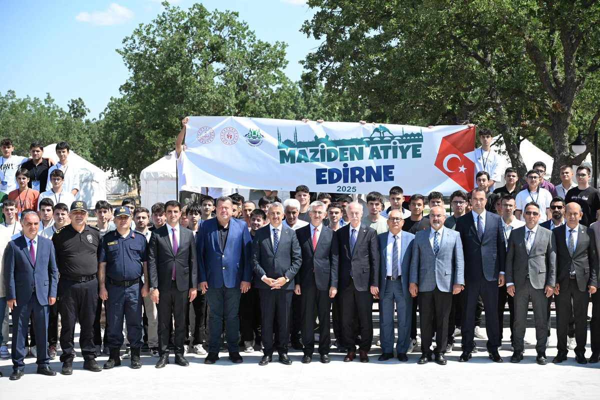 SuleymanCan58's tweet photo. Sayın Cumhurbaşkanımızın talimatlarıyla Cumhurbaşkanlığı Ahlat Külliyesinde ülkemizin seçkin öğrencileriyle başlattığımız “Maziden Atiye” kampları ülke geneline yayılıyor. Kamp programımız Ahlat’tan sonra Edirne ve Diyarbakır’da da başladı. https://t.co/illMEVMqDV
