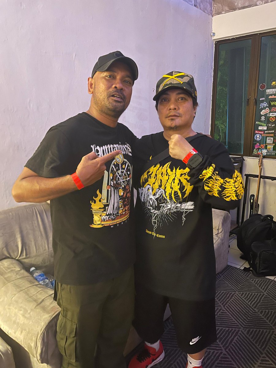XoneposseyX's tweet photo. last nite weekend was blast,awesome show and what a great performance from tremorrage from bandar acheh at petai belalang great honor have chance  share same stage with them. thank also to orgeniser table kuning for inviting us.... respect!! https://t.co/qRi7dfZkhT