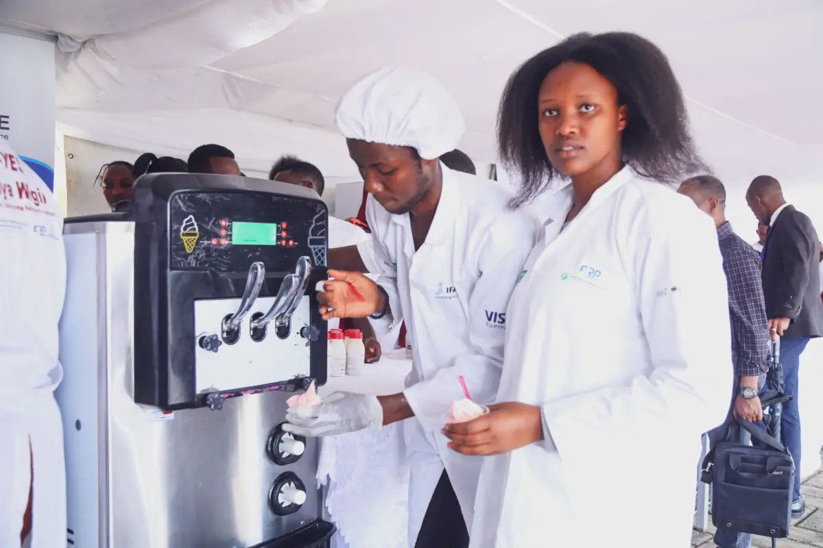 Lee_Fabricee's tweet image. 🚨GOOD NEWS🚨

Starting tomorrow, Kilimo Trust will officially launch the #RwandaRuralAgriStars campaign. 

This campaign is designed to highlight young entrepreneurs who have created profitable agribusiness ventures following the training they received through the…