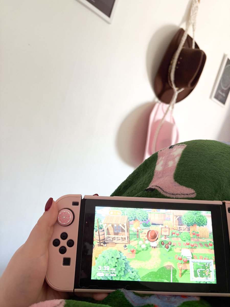 ally🍓 tweet media