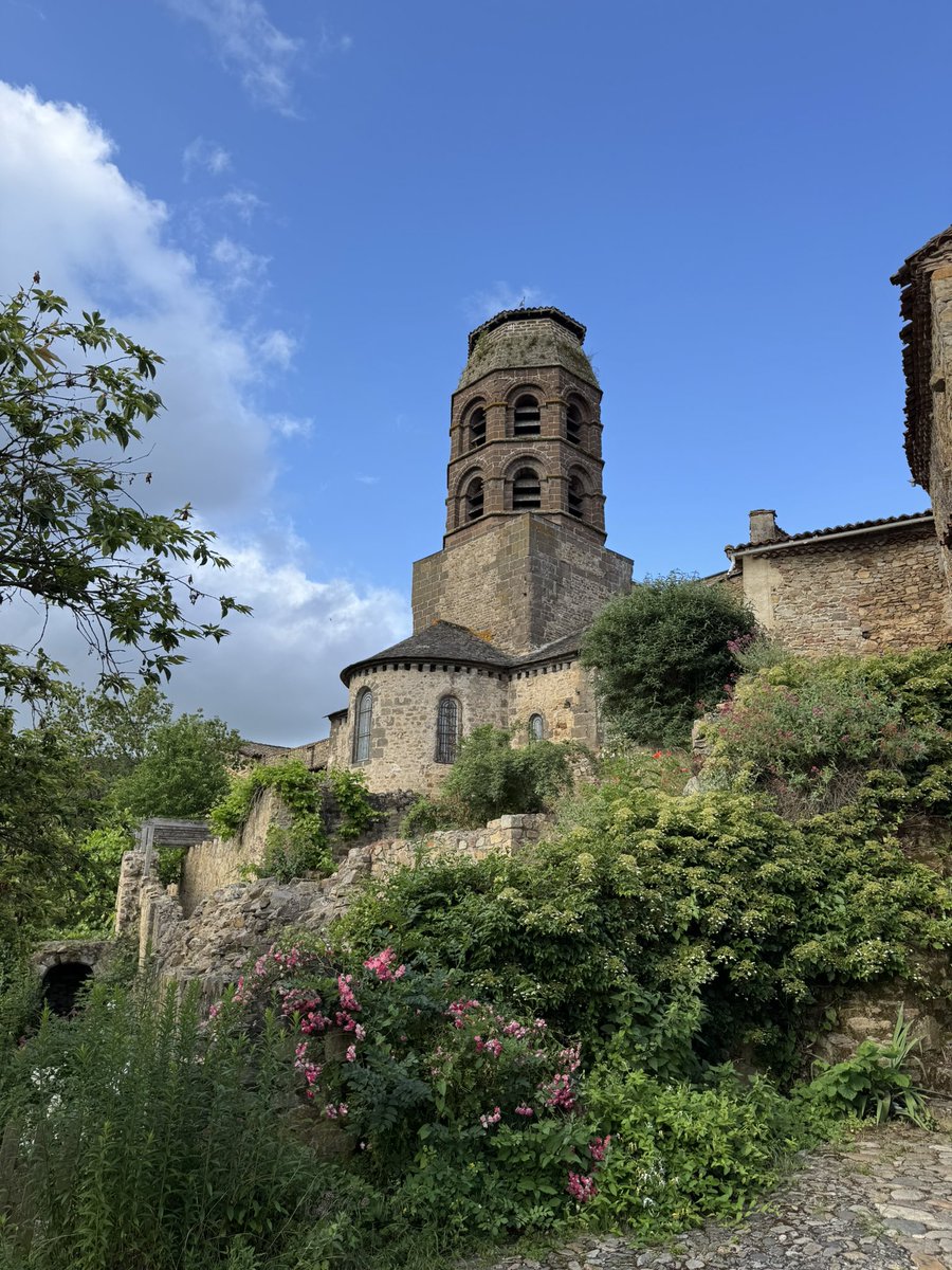 darkzov's tweet image. Etape 2, petit village de Lavaudieu, hyper joli !!