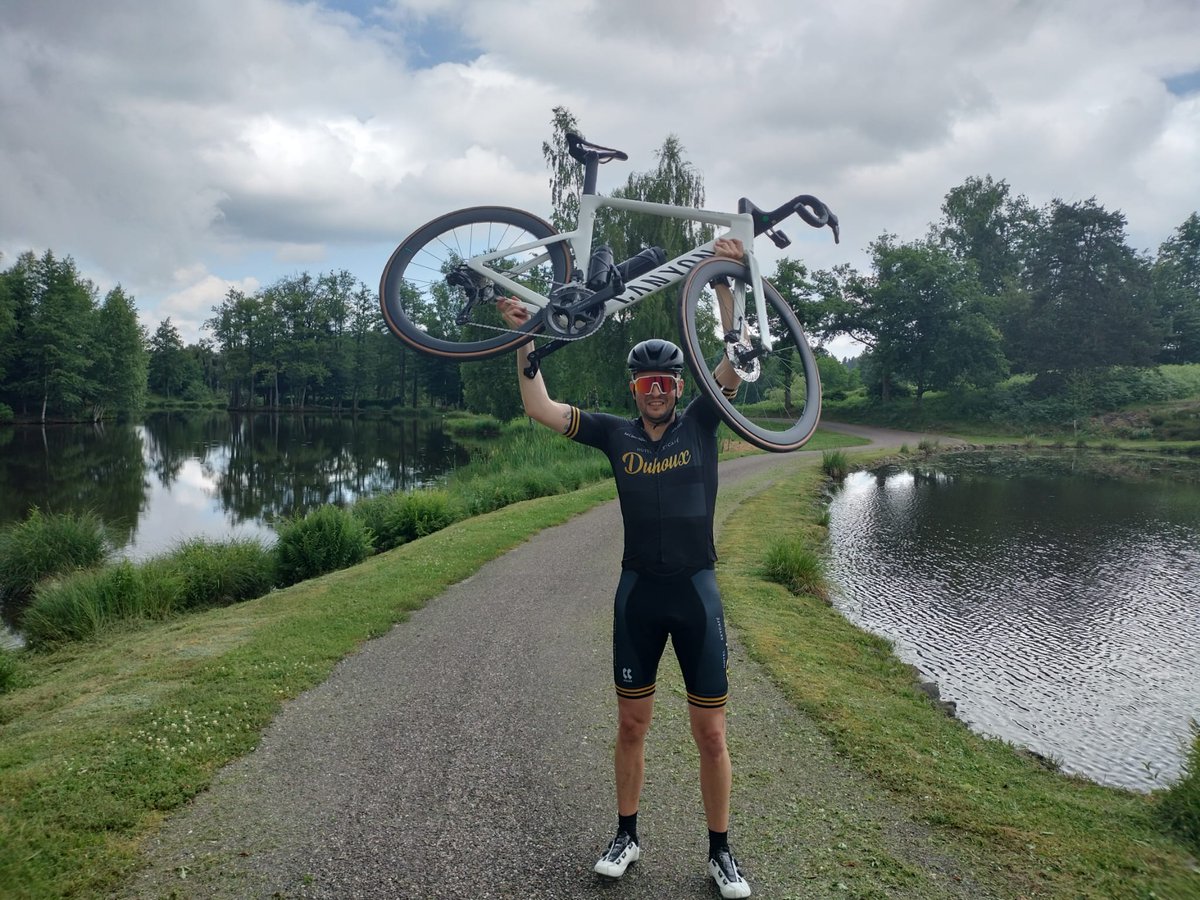 WCWergea's tweet image. Het 1e rondje is een feit, goeie 100km met behoorlijk veel hoogtemeters als opwarmer voor de rest van de week. De nieuwe beklimmingen waren allemaal weer met zorg uitgezocht door onze mapper Koen.