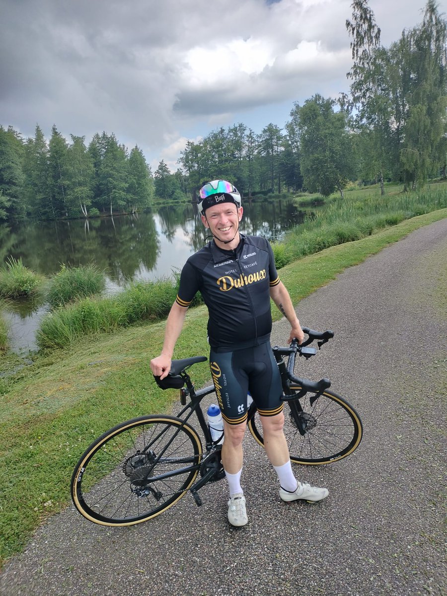 WCWergea's tweet image. Het 1e rondje is een feit, goeie 100km met behoorlijk veel hoogtemeters als opwarmer voor de rest van de week. De nieuwe beklimmingen waren allemaal weer met zorg uitgezocht door onze mapper Koen.